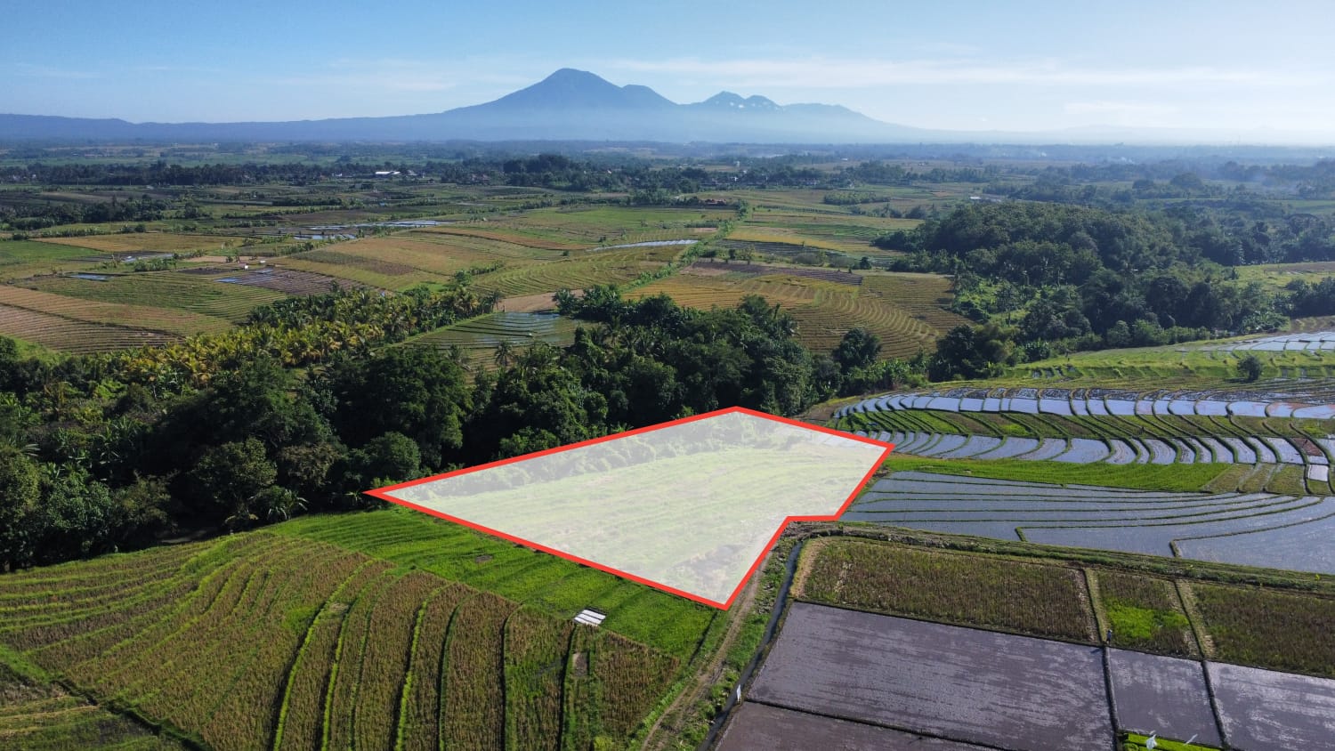 Ocean and mountain view land in Tabanan