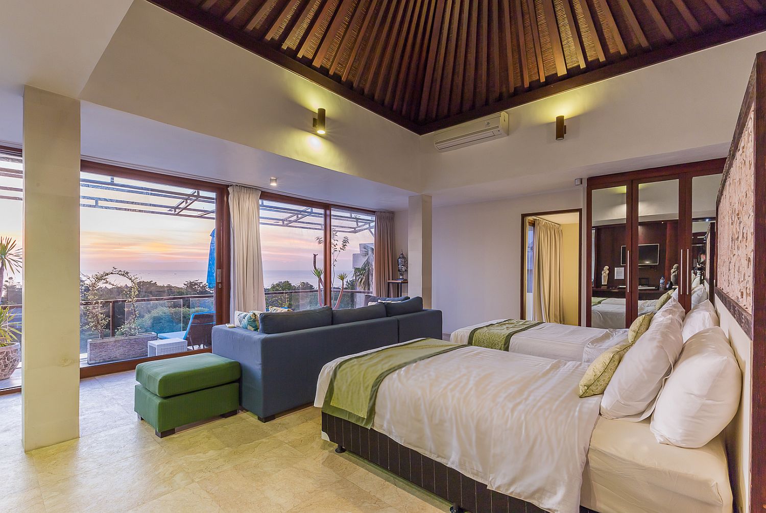 Exclusive 4-Bedroom Villa With Stunning Ocean View In Jimbaran